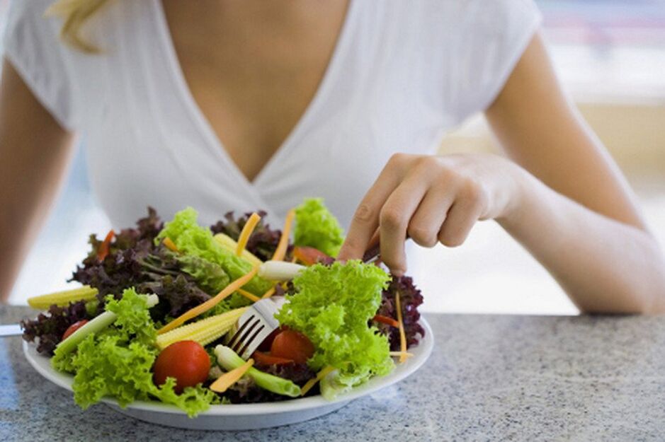 En la gastritis es necesario evitar las verduras frescas en favor de las hervidas o guisadas. 